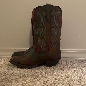 Like new Womens Justin cowgirl boots!